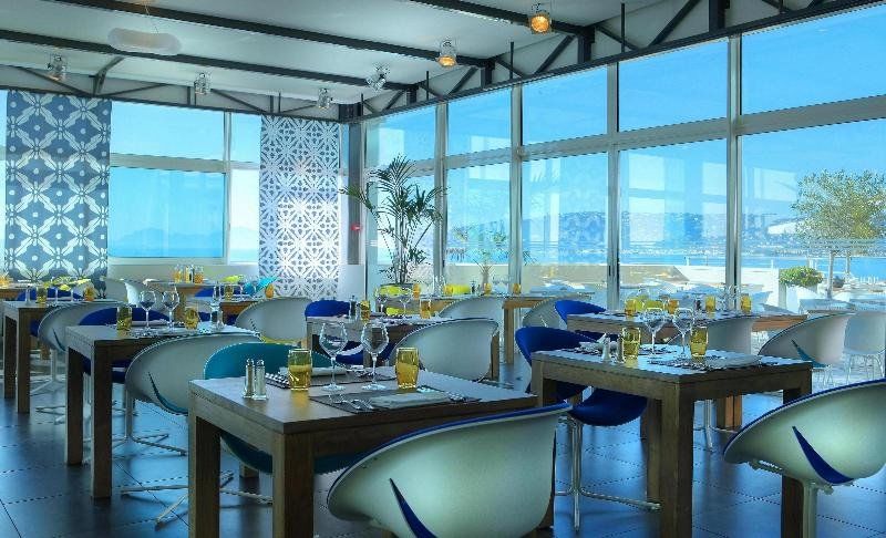 Garden Beach Hotel Жуан-ле-Пен Экстерьер фото